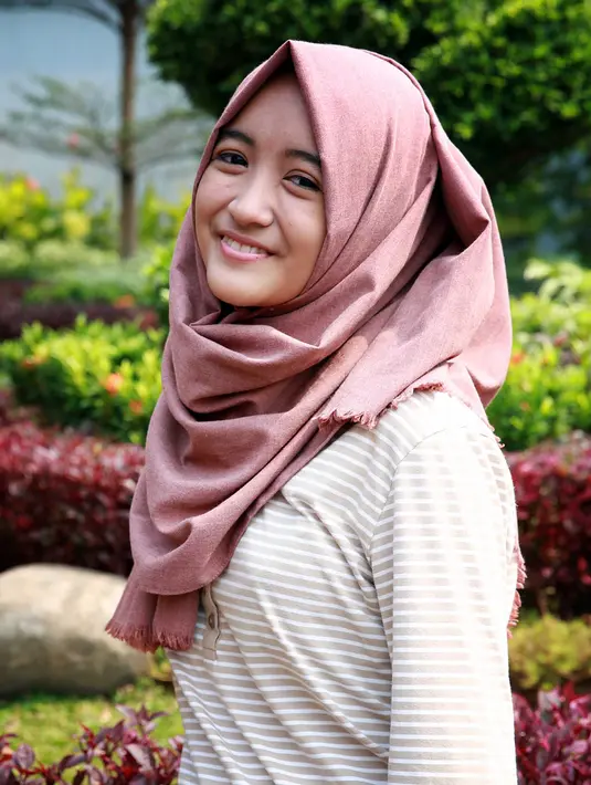 Demi terus membangun kepercayaan diri, ia lantas mencoba mendaftar sebagai komika yang diadakan Indosiar tersebut. (Deki Prayoga/Bintang.com)