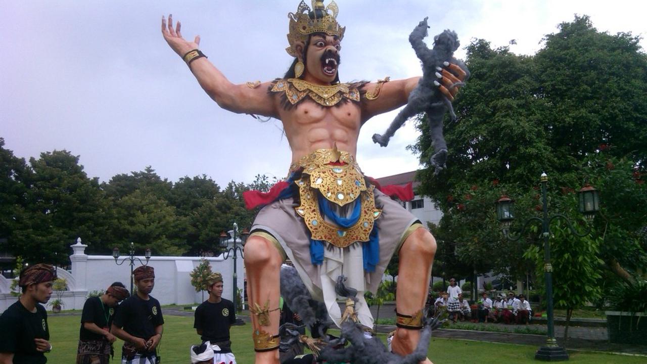 Warga Jogja Antusias Lihat Ogoh-Ogoh