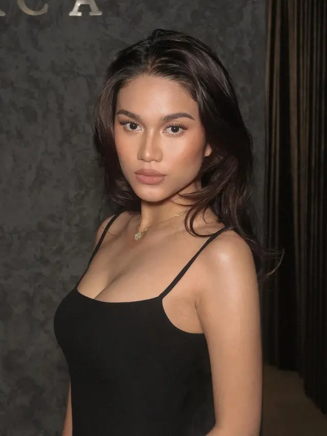 6 Gaya Artis Dipulas Soft Glam Makeup Look, Syifa Hadju hingga Azizah Salsha