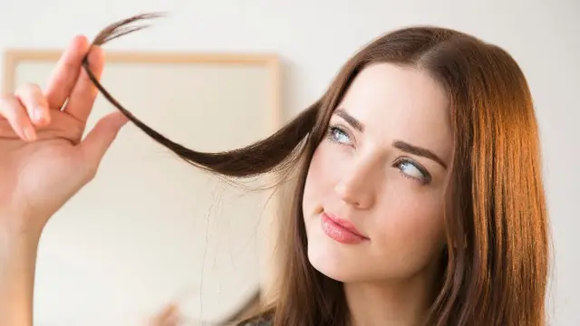 3 Trik Tebalkan Rambut Tipis Anda di Rumah