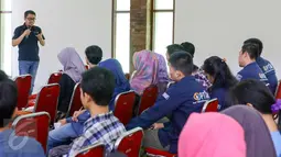 Sejumlah mahasiswa saat mengikuti workshop Juornalism di UNNES, Gunung Pati, Semarang, Rabu (5/4). Pada workshop tersebut, Liputan6 memberikan materi mengenai digital journalism, Citizen Journalism dan Mobile Journalism (Mojo). (Liputan6.com/Yoppy Renato)