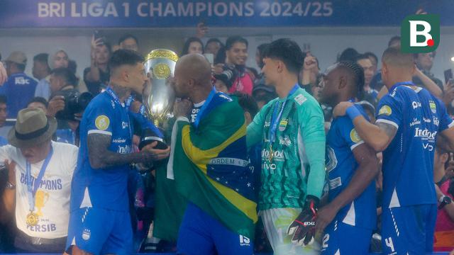Foto: Menang Dramatis Atas Persis, Pesta Juara Persib Bandung Semakin Sempurna