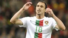 Kekecewaan striker Portugal Hugo Almeida di laga perdelapan final PD 2010 melawan Spanyol di Green Point Stadium, Cape Town, 29 Juni 2010. Portugal kalah 0-1. AFP PHOTO / LLUIS GENE 