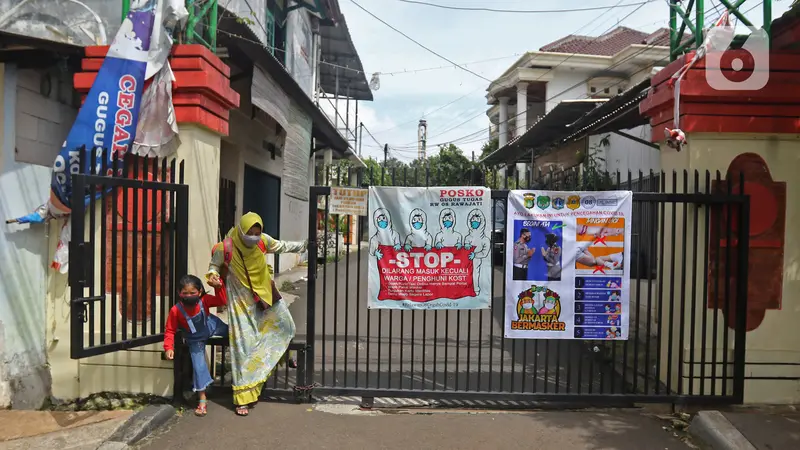 FOTO: PPKM Mikro Mulai Diterapkan di 7 Provinsi