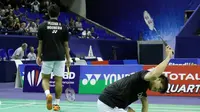 Ganda putra Indonesia, Angga Pratama/Ricky Karanda Suwardi, kalah dari pasangan Thailand, Bodin Isara/Nipitphon Phuangphuapet, pada babak semifinal Prancis Terbuka Super Series 2016, Sabtu (29/10/2016). (PBSI)