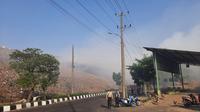 Tempat Pengelolaan Sampah Terpadu (TPST) Bantargebang di Kota Bekasi, Jawa Barat kebakaran pada Minggu (29/10/2023) siang. (Foto: Istimewa).