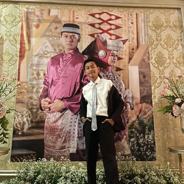 6 Potret Redi Mulyana Adik Lesti Kejora, Dipuji Netizen Makin Tampan