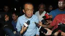 Sekretaris Menpora Gatot Sulistiantoro Dewa Broto diwawancari wartawan usai menjalani pemeriksaan di Gedung KPK, Jakarta, Selasa (24/09/2019). Gatot Sulistiantoro diperiksa sebagai saksi terkait suap penyaluran biaya dengan skema bantuan pemerintah melalui Kemenpora. (merdeka.com/Dwi Narwoko)