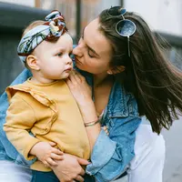 ilustrasi ibu dan anak/Photo by Katie E from Pexels