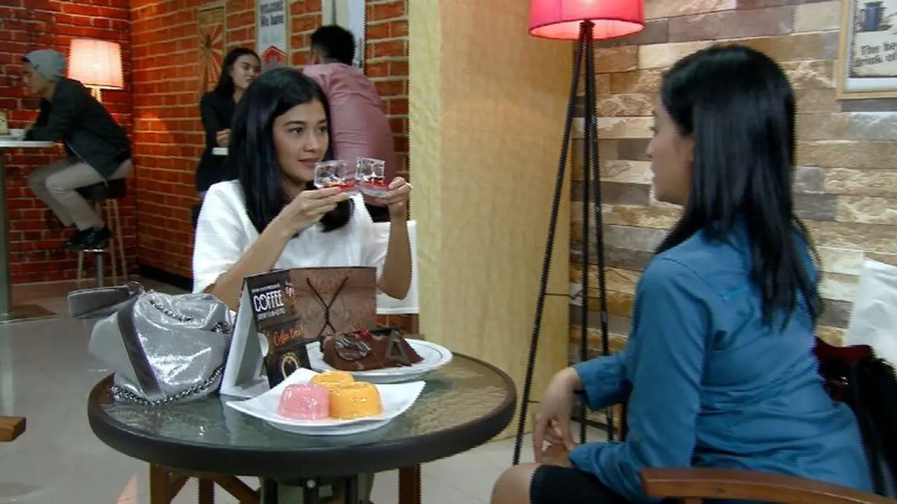 [Bintang] Orang Ketiga