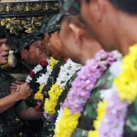 TNI kembali membuat prestasi membanggakan. Militer kita berhasil sikat emas paling banyak di lomba menembak Internasional!