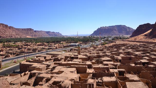 Kota Al Ula (sumber foto: Flickr/Sammy Six)