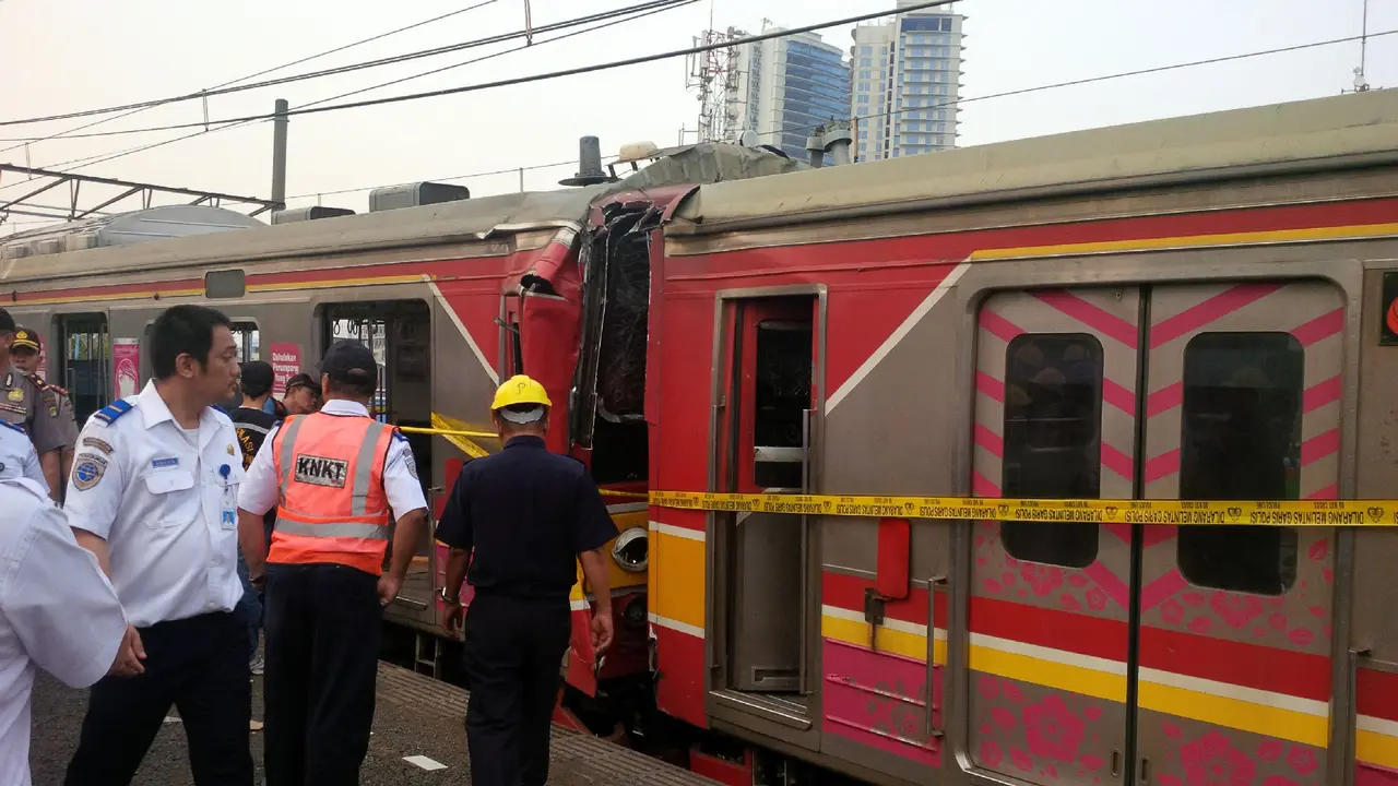 Tabrakan KRL