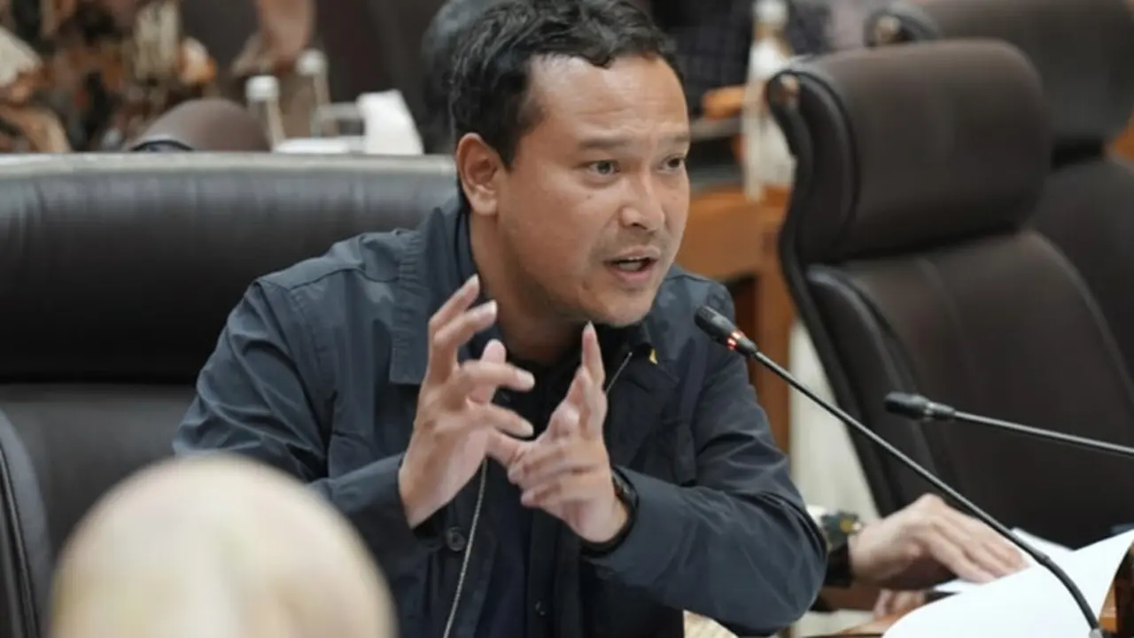 Anggota Komisi VII DPR, Banyu Biru Djarot (pdiperjuangan-jatim)