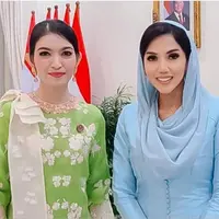 Gaya Stunning Selvi Ananda saat buka puasa bersama. [@adindayuanita]