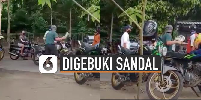 VIDEO: Viral Pengendara Motor Geber-Geber Gas Digebuki Warga Pakai Sandal