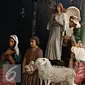 Diorama kelahiran Yesus Kristus terlihat di Gereja Katedral, Jakarta, Rabu (23/12). Jelang perayaan Natal, Gereja Katedral mulai berhias dengan berbagai ornamen, salah satunya diorama kelahiran Yesus Kristus. (Liputan6.com/Immanuel Antonius)
