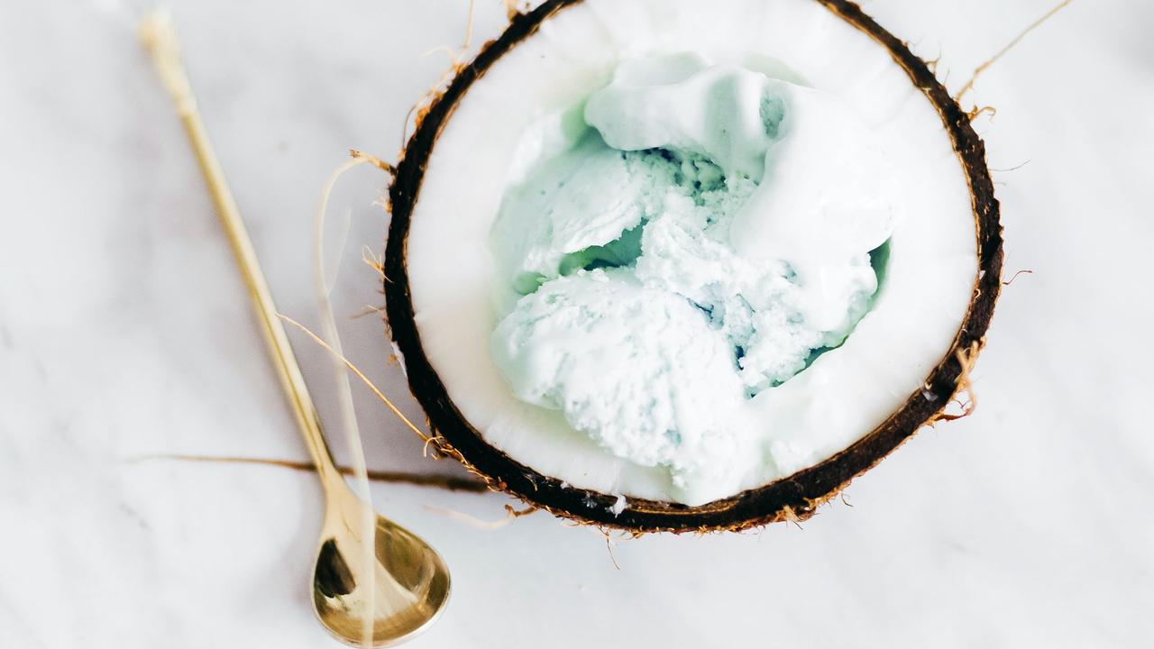 Ilustrasi Es Krim Kelapa