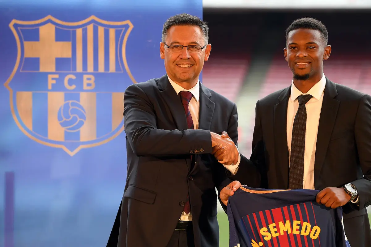 FOTO: Barcelona Perkenalkan Nelson Semedo di Camp Nou