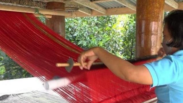 Tenun Desa Wisata Kole Sawangan