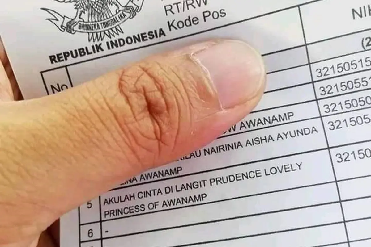 6 Nama Unik di Kartu Keluarga Ini Antimainstrem, Unik Banget