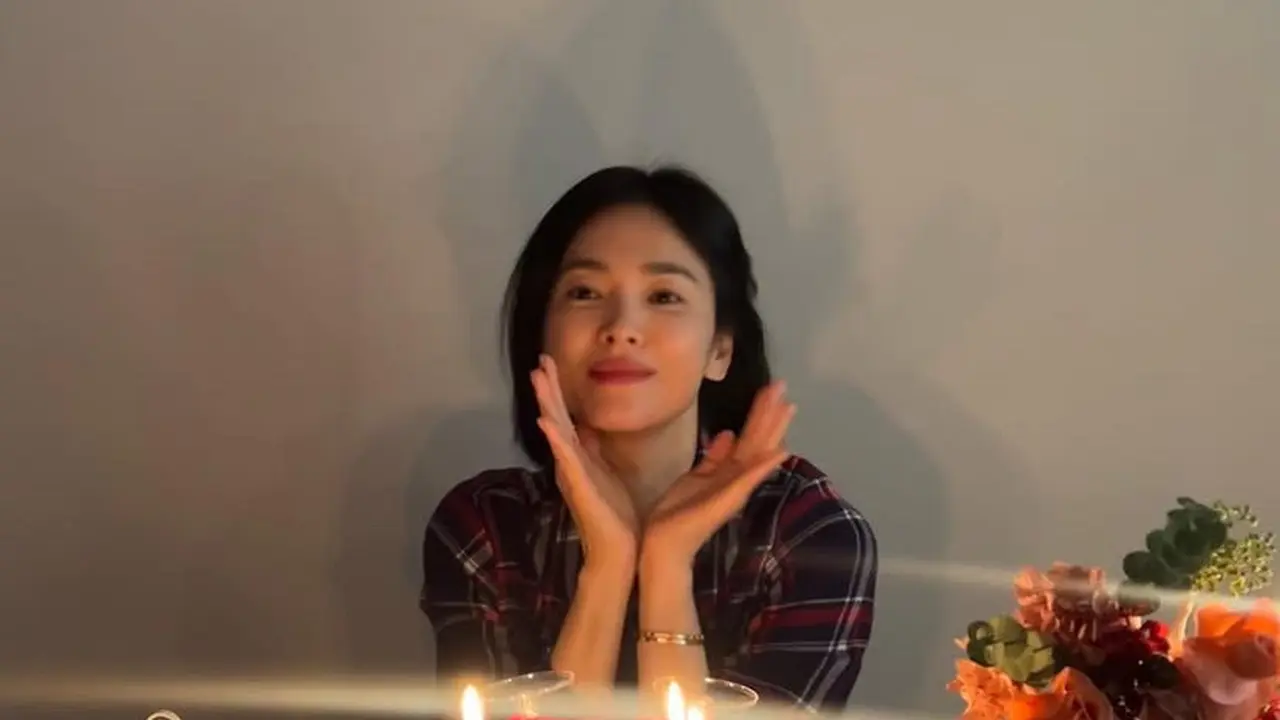 Potret Terbaru Song Hye Kyo Rayakan Ulang Tahun ke 43. [@kyo1122]