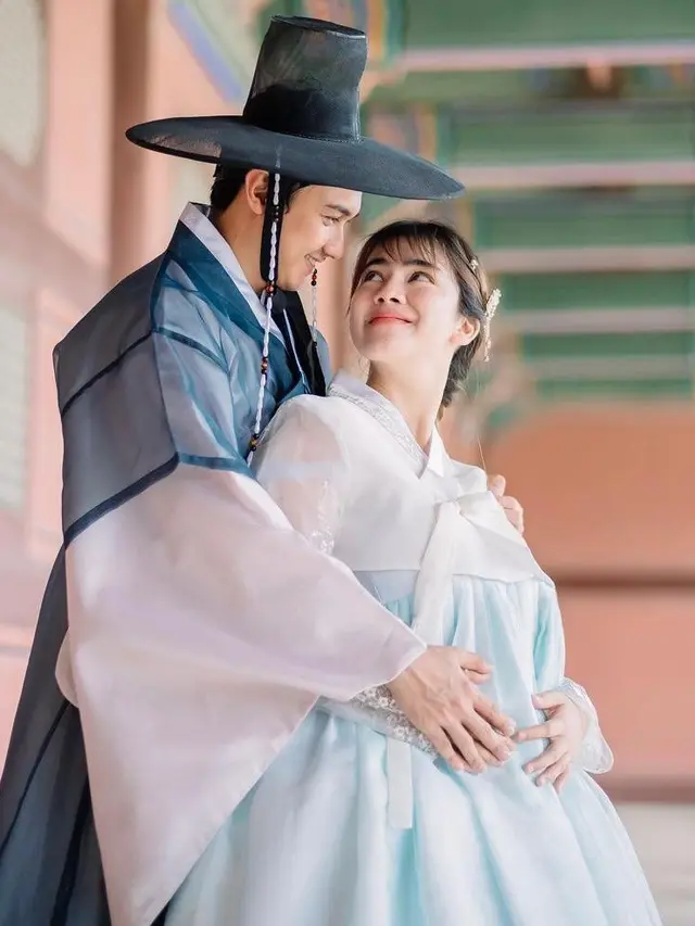 7 Gaya Felicya Angelista Liburan di Korea Selatan, Pakai Hanbok hingga Jadi Cewek Kue Saat Menari Bareng Nayeon TWICE