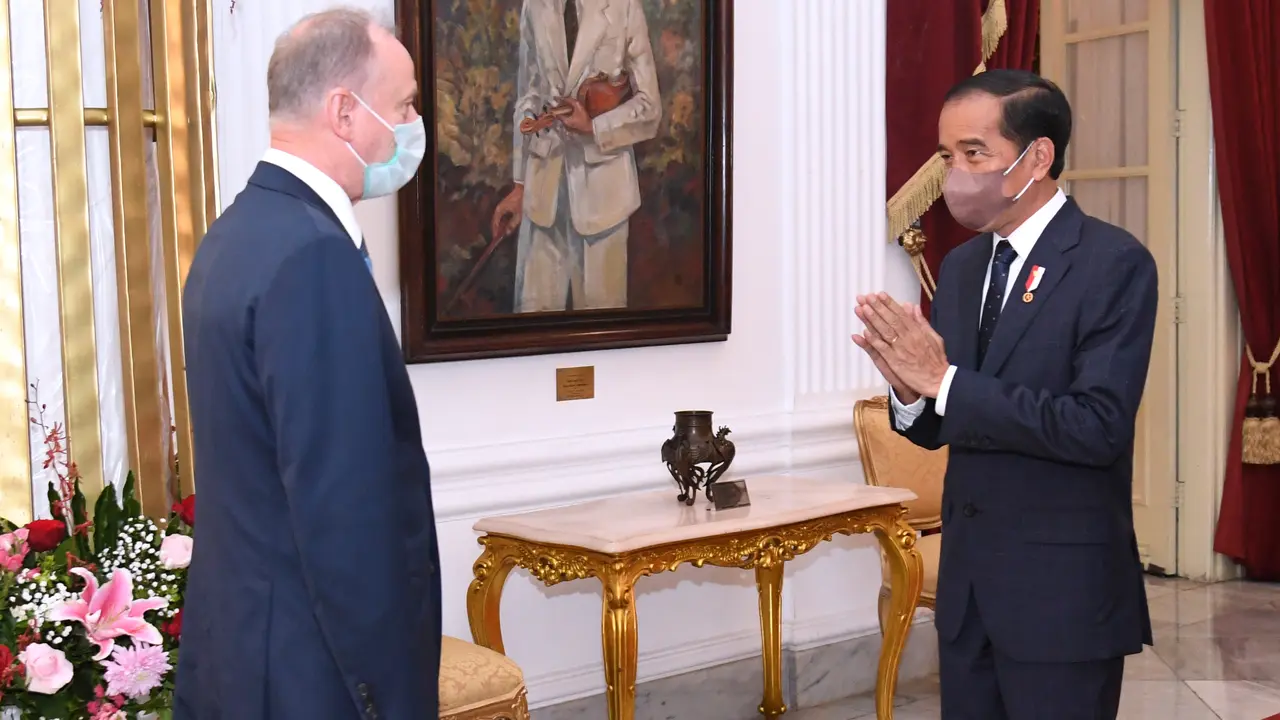 Presiden Joko Widodo atwu Jokowi menerima kunjungan kehormatan Sekretaris Dewan Keamanan Federasi Rusia, Nikolay P. Patrushev di Istana Merdeka Jakarta, Senin 13 Desember 2021.