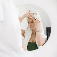 Mandelic acid dapat menghasilkan tekstur kulit yang halus dan mencerahkan wajah (pexels.com/EKATERINA BOLOVTSOVA)