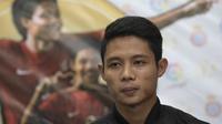 Pesepak bola Indonesia, Evan Dimas, menggelar jumpa pers jelang keberangkatannya ke Spanyol di Kemenpora, Jakarta, Selasa (2/2/2016). (Bola.com/Vitalis Yogi Trisna)