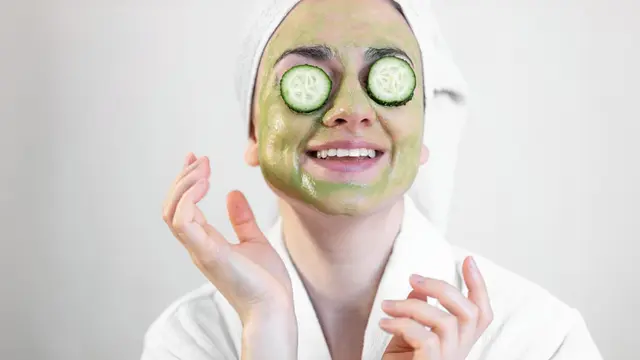 Atasi Jerawat Membandel dengan Masker Berbahan Alami! Rahasia Kulit Sehat dan Bebas Jerawat (Foto dok : Freepik/pvproductions)