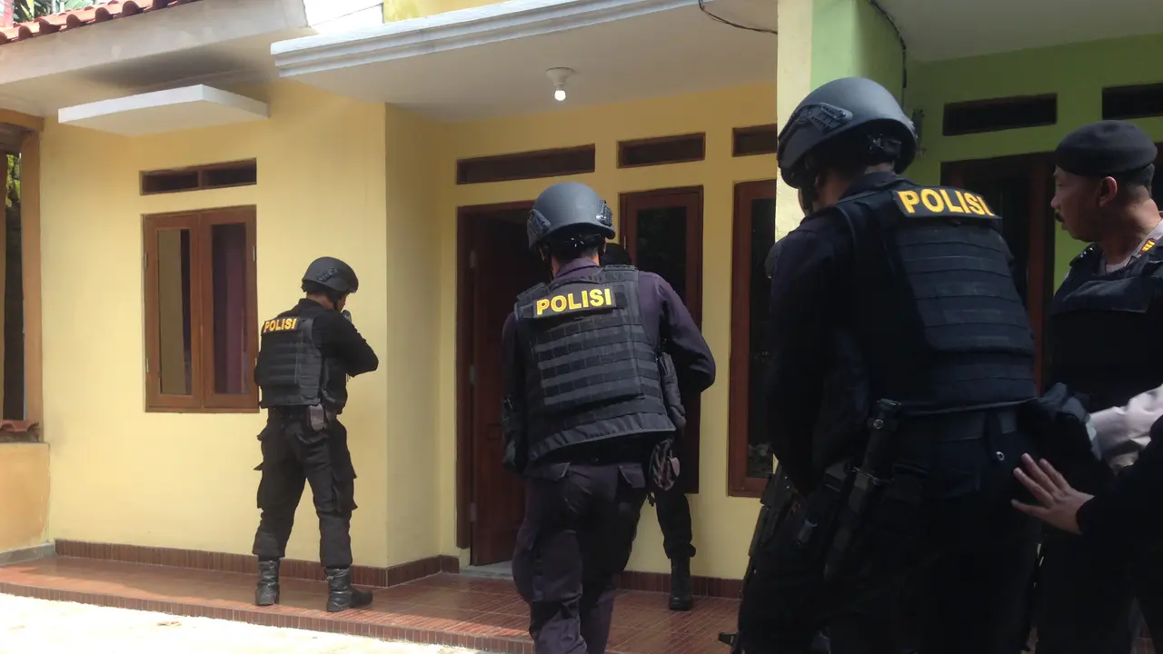 Kontrakan Terduga Teroris Sunakim di Bogor Digeledah Densus 88