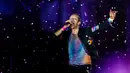 Vokalis dari band rock Inggris Coldplay, Chris Martin tampil pada festival musik Rock in Rio di Rio de Janeiro, Brasil, Minggu (11/9/2022). Coldplay memukau penonton yang emosional di Rock in Rio 2022. (AP Photo/Bruna Prado)