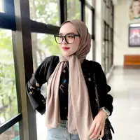 Selebgram Meylisa Zaara viral gara-gara jadi korban KDRT suami. Kekerasan bermula saat Meylisa memergoki suaminya diduga selingkuh dengan cowok. (Foto: Dok. Instagram @meylisazaara)