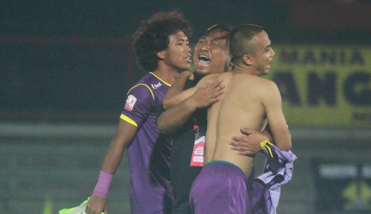 Persik Kediri berhasil memastikan diri lolos ke Liga 1 Indonesia 2020 setelah menang adu penalti atas Persiraja Banda Aceh pada semifinal Liga 2 Indonesia 2019. (Bola.com/Gatot Susetyo)