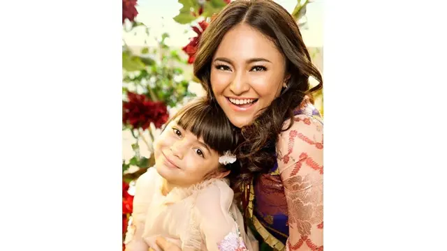 7 Potret Kedekatan Marshanda dan Sienna Ameerah Kasyafani, Kompak Banget