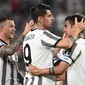 Penyerang Juventus, Alvaro Morata (kiri) berselebrasi dengan rekannya Paulo Dybala usai mencetak gol ke gawang Lazio pada pertandingan lanjutan Liga Serie A Italia di &ldquo;Stadion Allianz&rdquo; di Turin, Selasa (17/5/2022). Dengan hasil imbang ini, Juventus berada di posisi ke empat klasemen dengan 70 poin dan Lazio berada peringkat lima dengan 63 poin. (AFP/MARCO BERTORELLO)