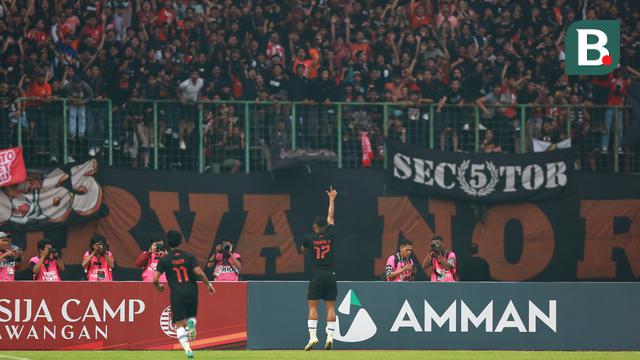 Foto: Bermain di Depan Ribuan The Jakmania, Persija Jakarta Dikalahkan Klub Malaysia di Laga Uji Coba