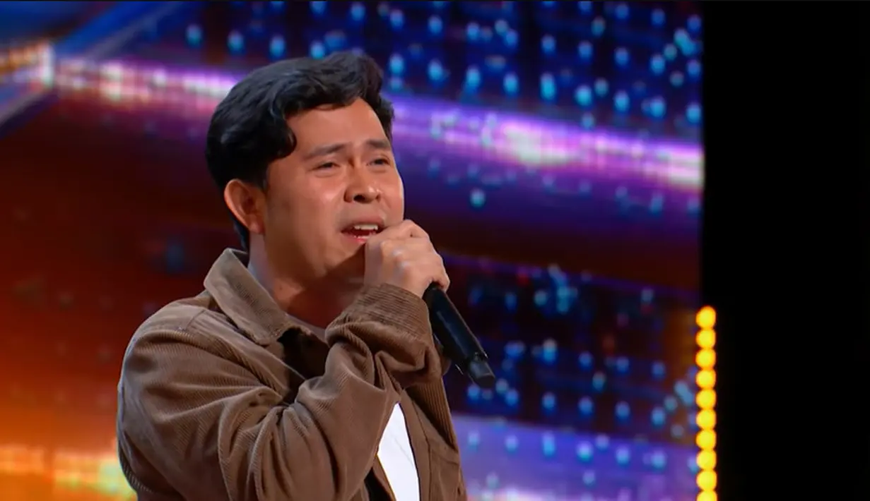 Dalam video yang diunggah di kanal Youtube America's Got Talent,  pelantun lagu Setelah Kau Tiada itu membawakan dengan penuh penghayatan. Cakra Khan menyebut lagu tersebut kerap  dibawakan sang ayah saat dirinya masih kecil. [Youtube/America's Got Talent]