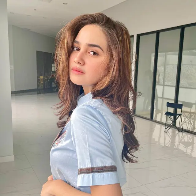 7 Gaya Pemotretan Syifa Hadju dalam 'No Makeup' Makeup Look, Memesona