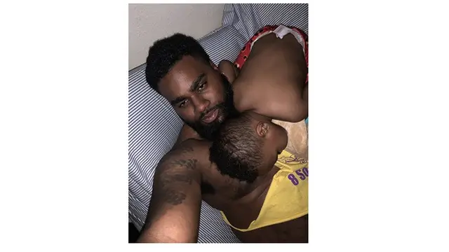 Ayah dan anak (Sumber: Boredpanda)
