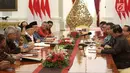 Presiden Jokowi menerima kedatangan anggota Badan Pembinaan Ideologi Pancasila (BPIP) di Istana Merdeka, Jakarta, Kamis (22/3). BPIP adalah badan yang sebelumnya bernama Unit Kerja Presiden Bidang Pemantapan Ideologi Pancasila. (Liputan6.com/Angga Yuniar)