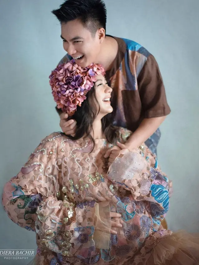 6 Pesona Maternity Shoot Paula Verhoeven, Cantik dengan Konsep Bunga