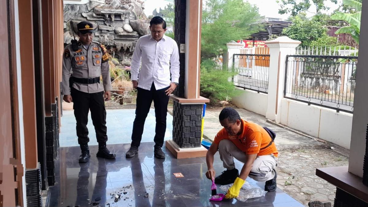 Teror Bom, Rumah Warga di Bandar Lampung Dilempar Molotov oleh OTK Berita Viral Hari Ini Jumat 20 September 2024