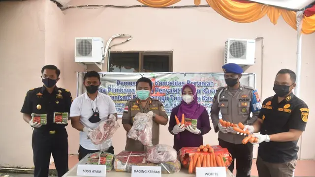 Bahan makanan selundupan asal Malaysia.