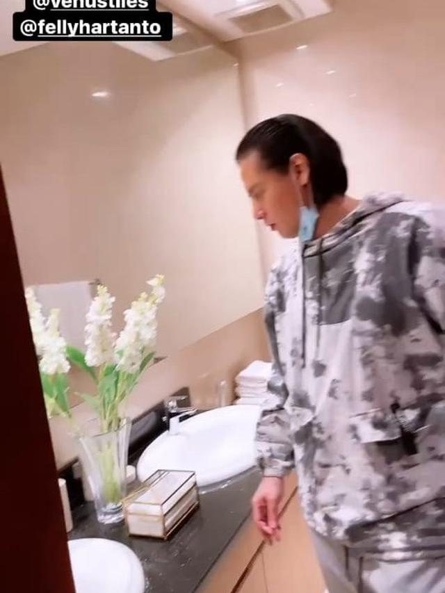 Kamar Cut Meyriska dan Roger Danuarta