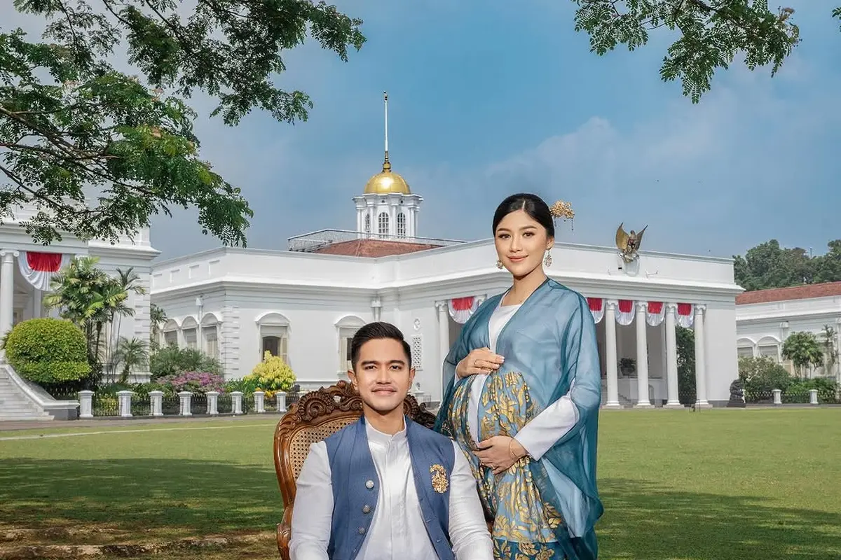 Gaya Erina Gudono dengan Baby Bump dalam Pemotretan Bersama Keluarga Jokowi di Istana Negara yang Baru Terungkap