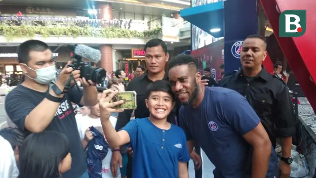 PSG Jay-Jay Okocha