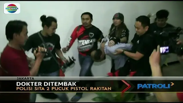 Pelaku penembakan dokter wanita di sebuah klinik di Jakarta Timur, serahkan diri ke polisi.