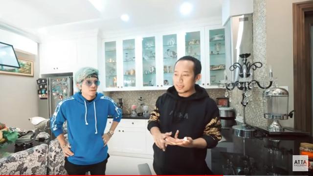 7 Potret Rumah Mewah Denny Cagur, Ada Lift dan Kolam Renang Ala Waterboom